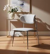 Beyaz Peluş Sandalye Görseli