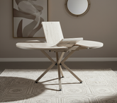 Yuvarlak Açılabilir Traverten Masa Görseli - Halı ve Duvar Aksesuarlı