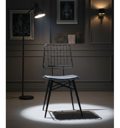 Siyah Metal Izgara Sırtlı Gri Minderli Endüstriyel Sandalye - Aydınlık Ön Plan