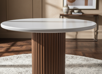 Yuvarlak Beyaz Tablalı Ceviz Yivli Ayaklı Masa Görseli - Yakın Çekim Detay